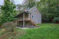The Trolley House - A Romantic Getaway / 1 Bedroom / 1 Bath / 2 Beds