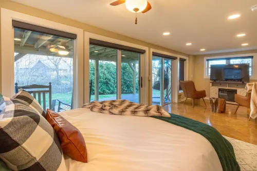 Relaxing Hot Tub by Creek, Fire Pit Near Smokey Mountain National Park