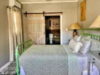 Cozy 2- bedroom, full bath guest house on working farm, 1 mile to racetrack.