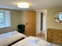 Smithy House - Village Centre Stay near NC500