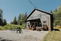 Mt Rainier Retreat-Views, Hot tub, EV, Heated deck