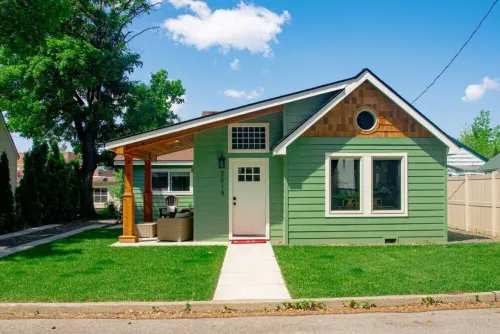 Midtown Haven- RV and Boat parking!