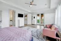 Private Gated Villa with hot tub, pool & ENDLESS VIEWS!