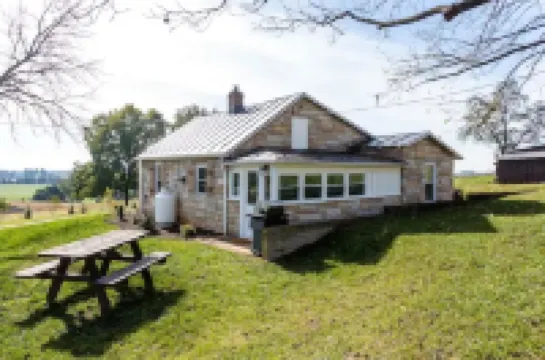 Luxury Farm Cottage, Hot Tub, Sauna,Massage,Shenandoah Views, Pet Friendly