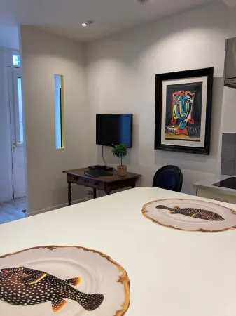 La Maison des Cochers- appartement du rez de chaussée Отели рядом с достопримечательностью «Парк Мини-Шато»