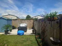Stylish & Cosy Home Located in Bracklesham Bay - 8 Minute Walk to the Beach Hotels near Wey and Arun Canal trips, Onslow Arms, Weysouth