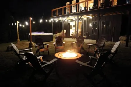 Brand New. Views! Hot Tub. Sleeps 14. Kid Friendly