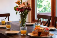 Breathtaking Mountain Views minutes from Brevard w/ new Artesian Hot Tub