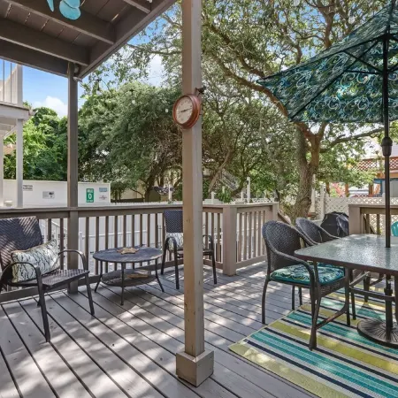 2 Bed/2.5 Bath Townhome In Gorgeous Timeless Amelia Island Steps from the Beach