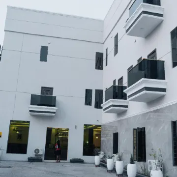 The Manor Hotel by Luckzi