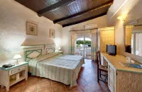 Colonna Beach Hotel Marinella Hôtels à : Marinella