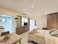 Bubali Villa & Apartments Hotel dekat California Lighthouse