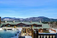 <b>Trailside Retreat w/ Hot Tub – Come enjoy Summer and Fall at Sunday River</b>