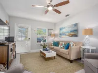 Coastal Karma Cottage - Near downtown Stuart, FL โรงแรมในสจวร์ต