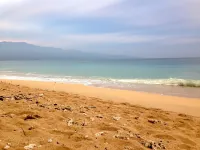 Honeymooner's Delight, Private Pool & Property,Ocean Views, close to beach.