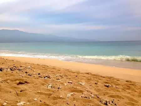 Honeymooner's Delight, Private Pool & Property,Ocean Views, close to beach.