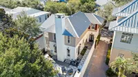 Rosemary Beach House:Newly Renovated 4 Bed, 3.5 Bath, Pets Allowed, Big Backyard