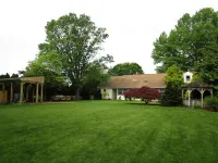 4BR Home w/ Country Setting & Farmland Views (Lancaster, PA, USA)