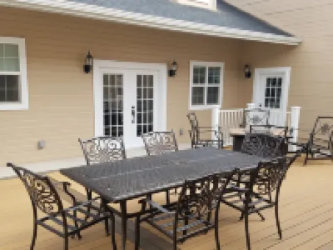 45 minutes from Moab, located in Green River Utah  R guest house Hotels in Green River
