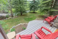 3Br Condo on 10 Mile Creek with Mountain & Creek Views.  Close to Main Street! - Pools