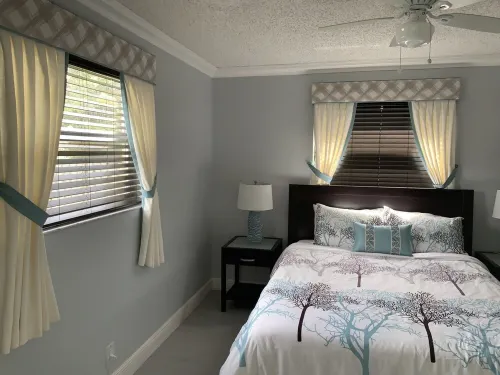 Single 4 bedroom Family House with Pool and Basketball court