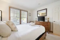 All 5-Star Reviews! Walk to the Mtn! Camelback Mtn Trailside Retreat!