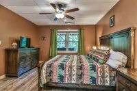 #1 PRVT. BLACK-MT. LUX LOG ESTATE. / HOT TUB / GAME RM / PETS / 2 FIRE PL. 6/6.5