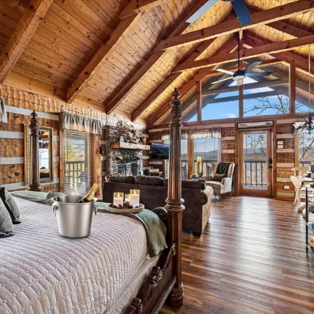 ROMANTIC Retreat! Mountain VIEWS! NEW Hot Tub! PET Friendly! Fireplace!