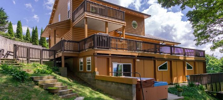 July & August Special ~ Mtn Views, Hot Tub+Fire Pit, WiFi, Fireplace, Grill! Hoteles en Condado de Mitchell
