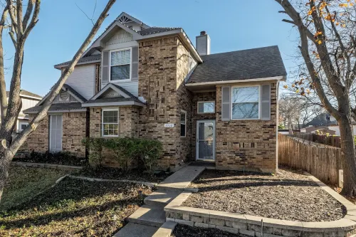 Yard, Parking & Wi-Fi at Quiet Stay Near DFW