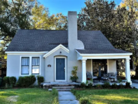 Old Town Charmer Large all new renovation, walk to USM, Zoo and new Water Park!