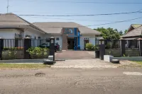 RedDoorz Near Pantai Panjang Bengkulu 2 Hotels near Timezone