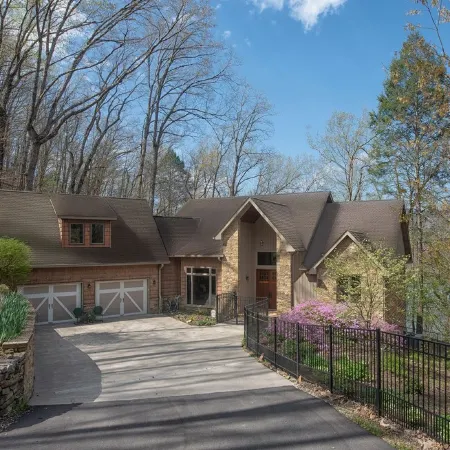 Lakefront on Norris. Spectacular Views! Tram to 1000+ sqft dock! 5 Wooded Acres.