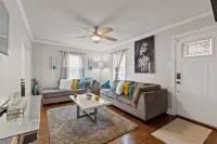 Luxury 2-Bedroom Home- Near Delmar Loop/Forest Park