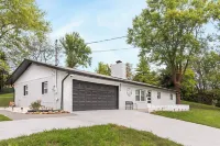 Noir Manor 3BR House Hotels near Roses Express