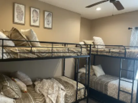 PERFECT 2 bedroom, 1 bath Condo