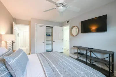 Premier, newly renovated luxury beachfront (top-floor) condo on the Gulf coast. Các khách sạn gần Suncoast Seabird Sanctuary