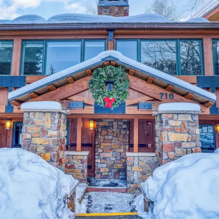 Charming & Cozy Condo in the Heart of Aspen