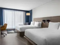 Holiday Inn Express MONTREAL AIRPORT - ST-LAURENT by IHG Hotels near Lachine