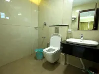 Kira Palace Residency Hotels near CUSAT