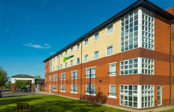 Holiday Inn Express 特倫特河畔的伯頓後