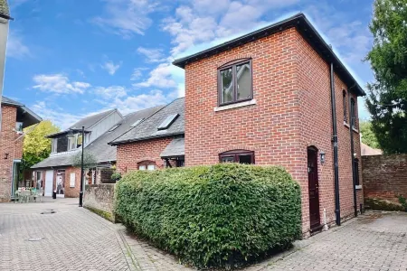 Cosy retreat in Ringwood New Forest Town Centre