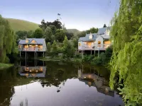 Plum Tree Cottage Hotels near Blanket Bay