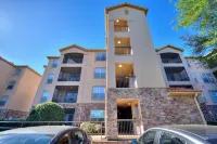 Stylish 3BR Condo in Tuscana Resort | Pool, Balcony & Prime Location! ChampionsGate Golf Resort附近的飯店