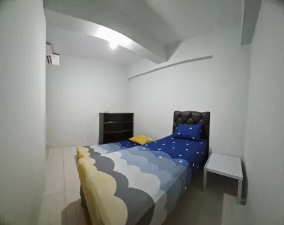 Artistic Living Bale Hinggil Studio Hotels in Kali Rungkut