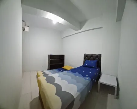 Artistic Living Bale Hinggil Studio Отели в г. Sukolilo