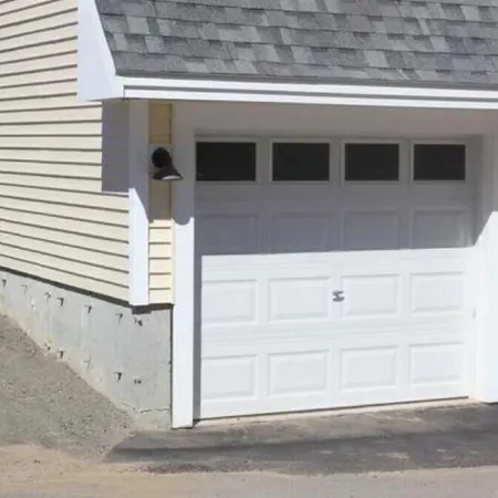 Modern Coastal Condo w/ Heated Pool Near Ogunquit & Wells Beach