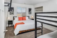 Beautiful home at Bear Lake sleeps 20+ with access to Ideal Beach included