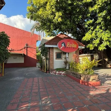 OYO 1026 Evita Hotel Bacoor