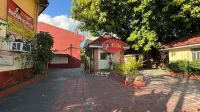 OYO 1026 Evita Hotel Bacoor Hotels near Iglesia Ni Cristo - Lokal ng Zapote